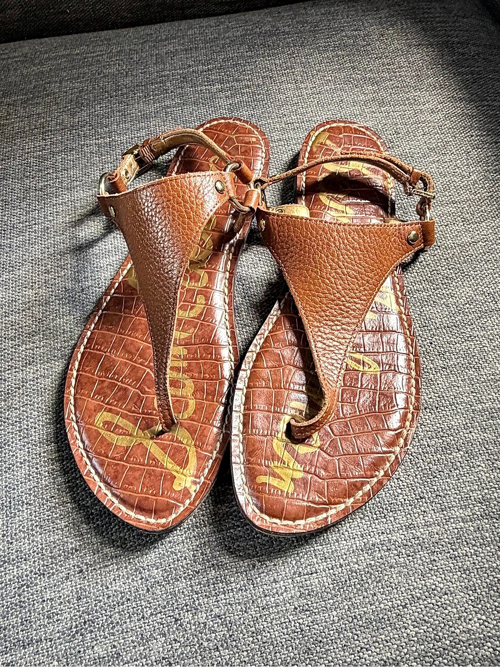 Sam Edelman Gigi Brown Croc Embossed Leather T-Strap Flat Thong Sandal Size 7.5